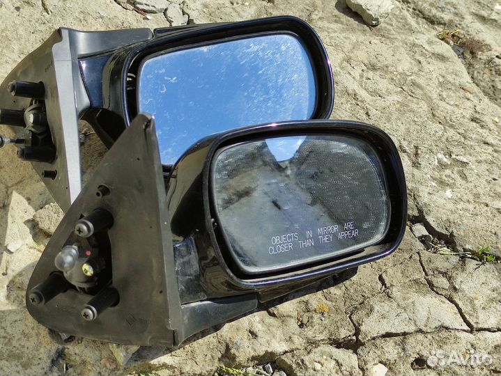 Боковое зеркало