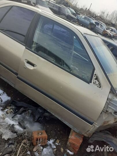 Передняя правая дверь Nissan Primera P10