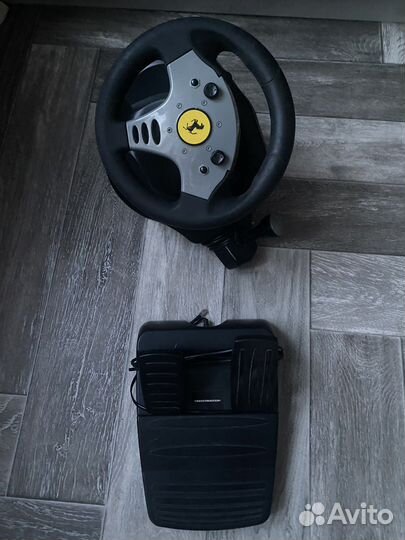 Игровой руль с педалями