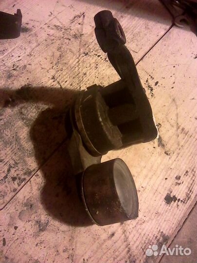 Кронштейн генератора 20540747