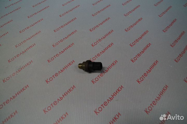 Nissan 49761-7P900 Датчик давления масла гур