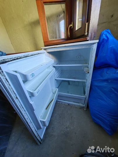 Холодильник маленький