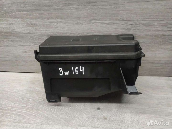 Корпус блока предохранителей Mercedes M W164