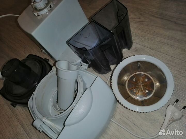 Соковыжималка first