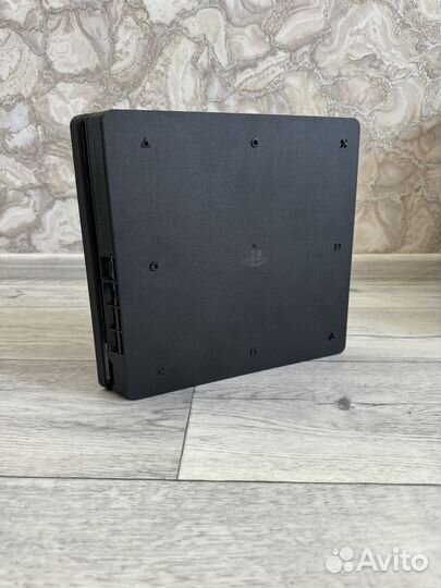 PS4 Slim 1tb + 4 диска