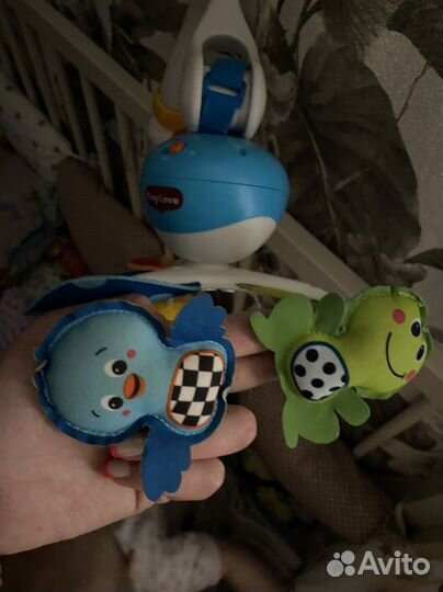 Мобиль на кроватку Тини love