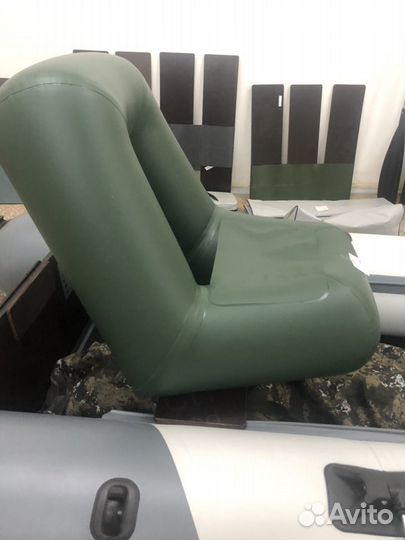 Надувное кресло в лодку