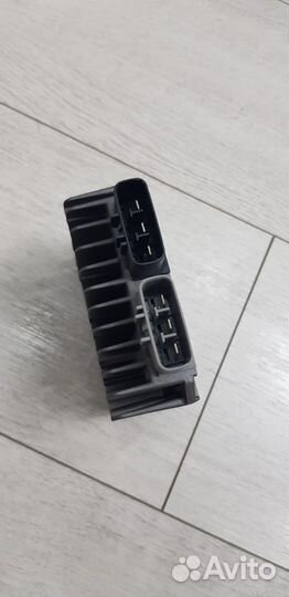 Регулятор напряжения Polaris 4016868