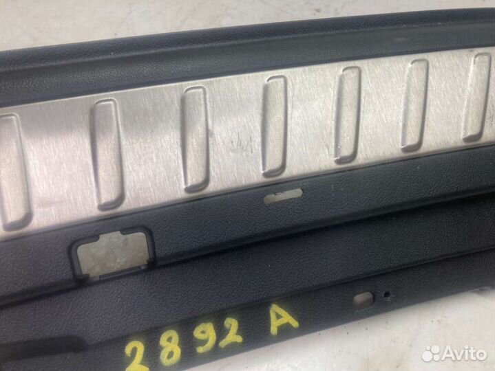 Накладка замка багажника BMW X3 G01 85944972