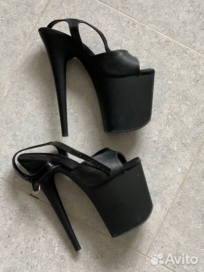Стрипы pleaser тройки