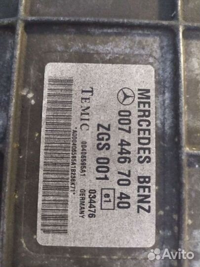 Блок управления двигателем эбу 0074467040 Mercedes