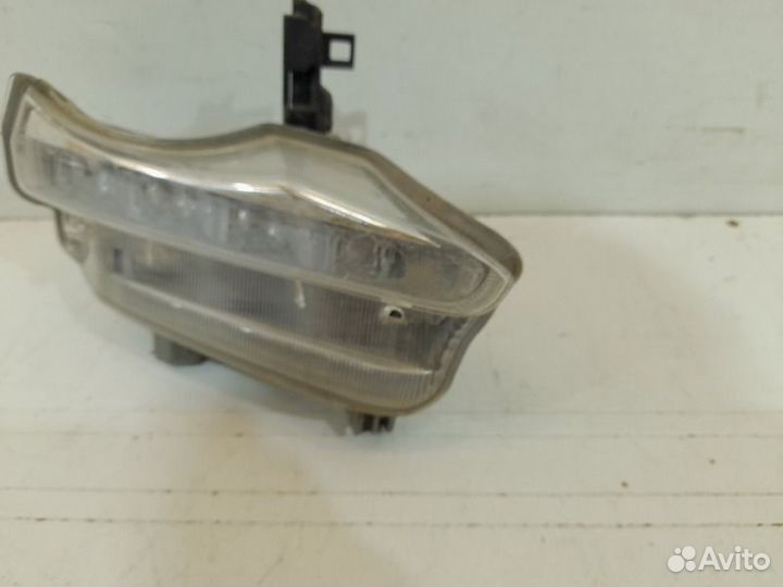 Ходовой огонь передний правый Toyota Highlander 3