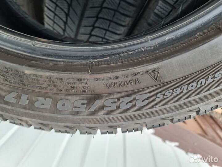 Michelin X-Ice XI3 225/50 R17