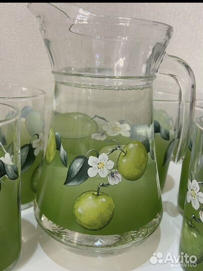 Графин со стаканами