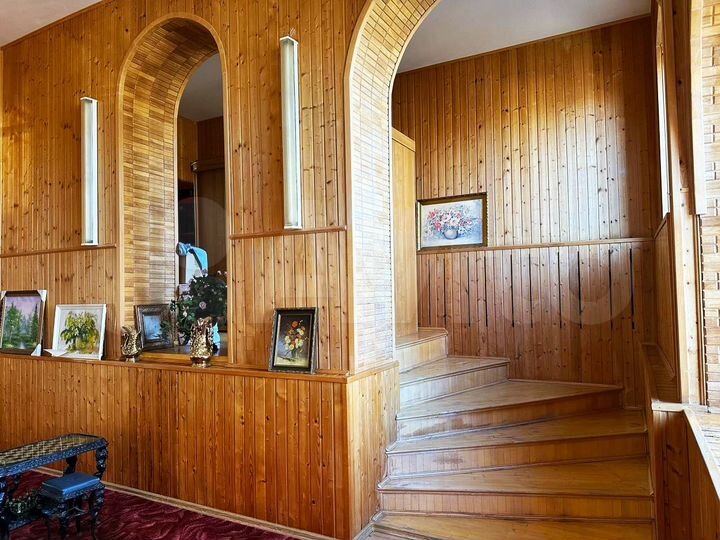 Дом 351,9 м² на участке 7,6 сот.