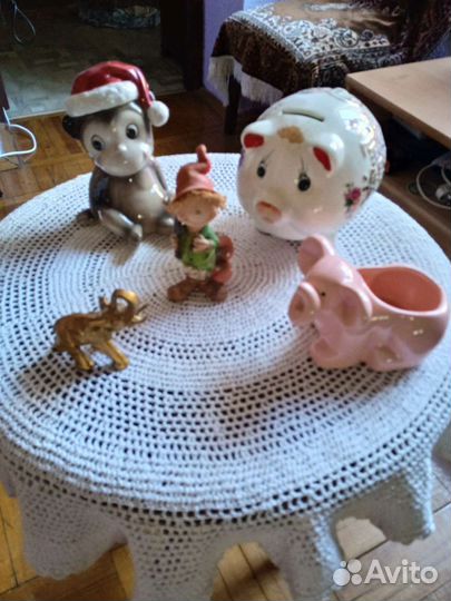 Интерьерные статуэтки, вазочки, подсвечники