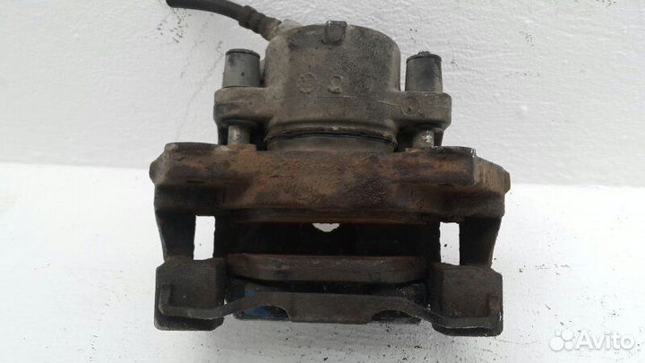 Суппорт передний правый Bmw 525I E39 M54B25 2001