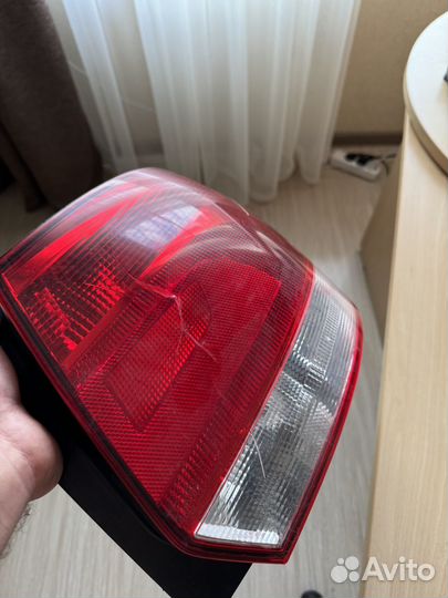 Фонарь задний правый