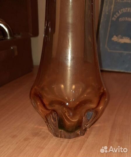 Ваза медовое стекло, СССР, высота 27 см