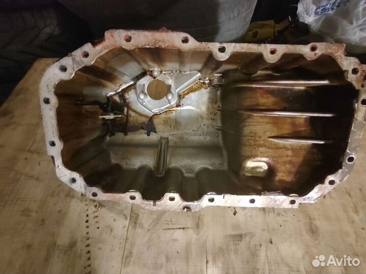 Картер поддона двигателя
