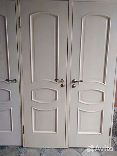 Двери межкомнатные (дерево)