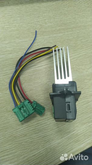 Резистор печки с разъемами Nissan Citroen Renault