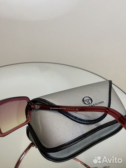 Солнцезащитные очки Sergio Tacchini