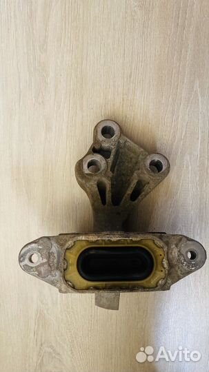 Опора двигателя левая opel astra j GTC