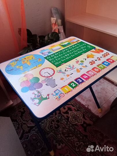 Продам детский столик