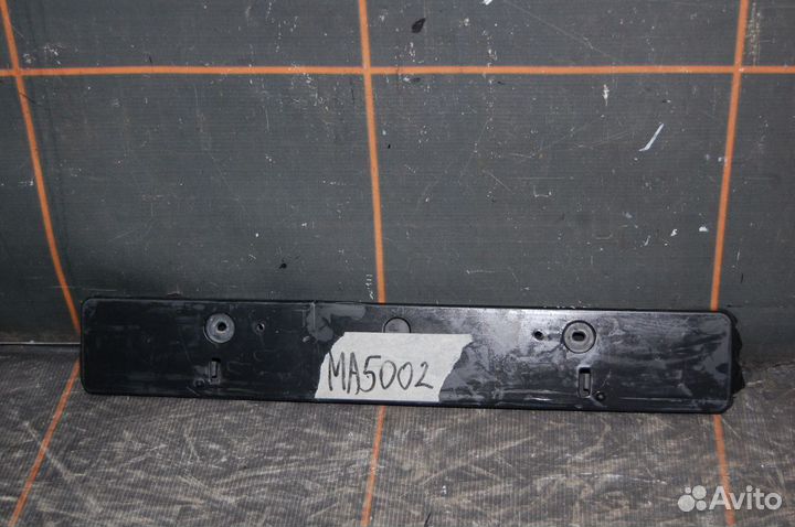 Площадка номерного знака - Toyota Camry V55