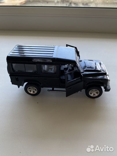 Машинка land rover