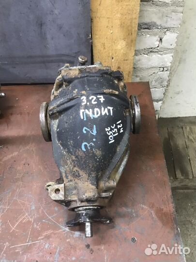 Редуктор задний mercedes w124 3.27