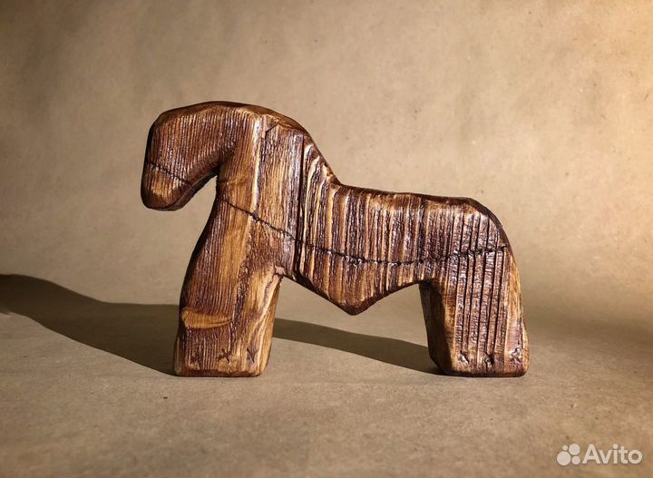 Лошадки из дерева