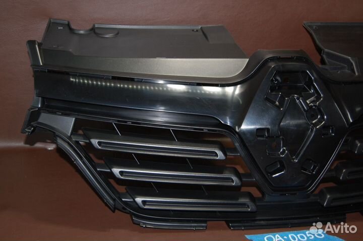 Решетка радиатора - Renault Logan 2