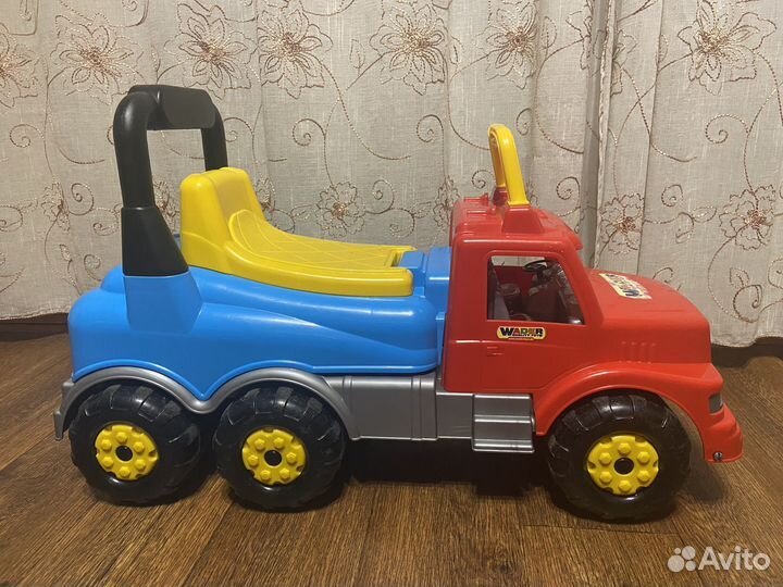 Машинка-каталка