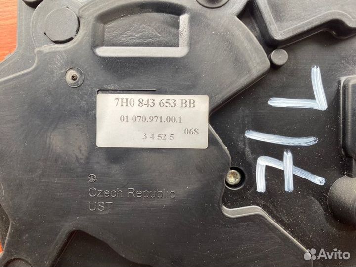 Замок сдвижной двери левый Vw Transporter T5 AXB