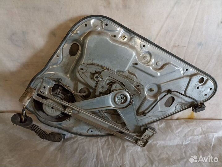 Ford Focus 2 Стеклоподъемник задний левый