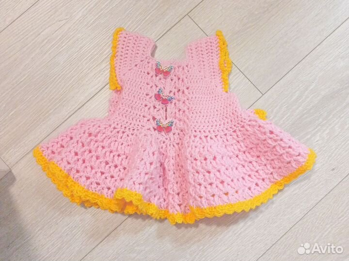 Платье вязаное на новорожденную