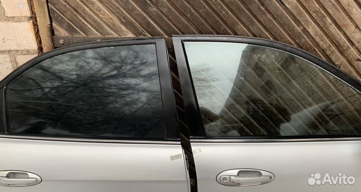 Стекло двери бу Хендай Соната 5 Sonata V