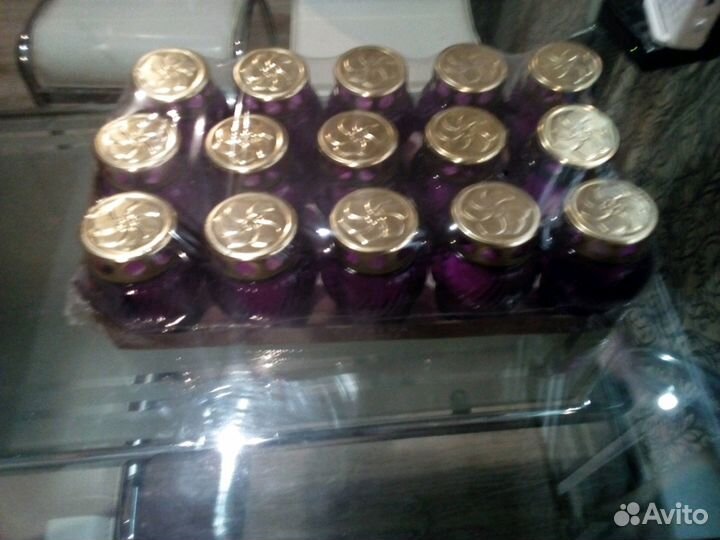 Ритуальная табличка, кресты, гробы, венки