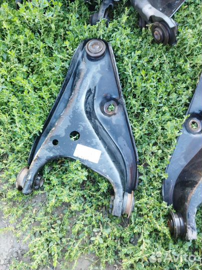Рычаг Renault Logan / LADA Largus