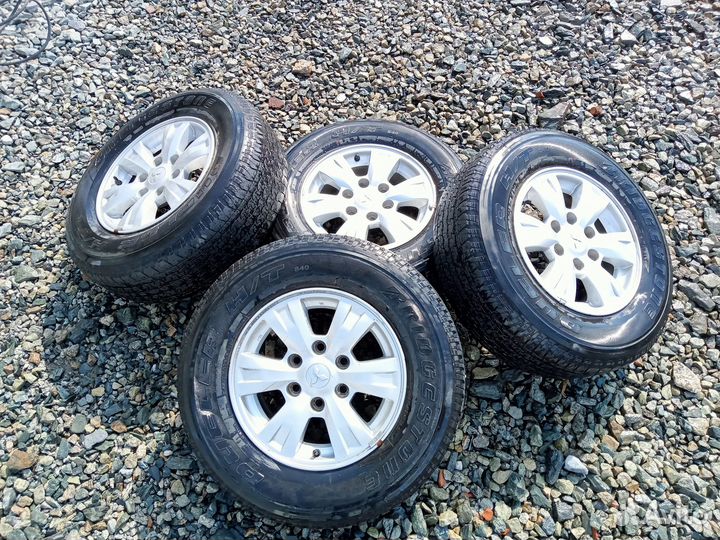 Bridgestone Dueler H/T 245/70 R16