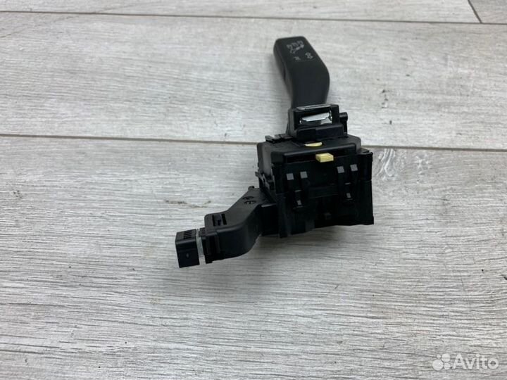 Подрулевой переключатель поворотников Volkswagen