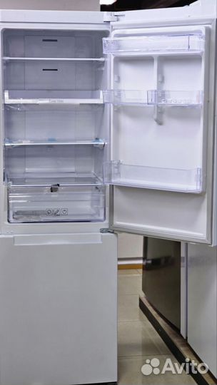 Холодильник с морозильником Samsung RB33A3240WW/WT