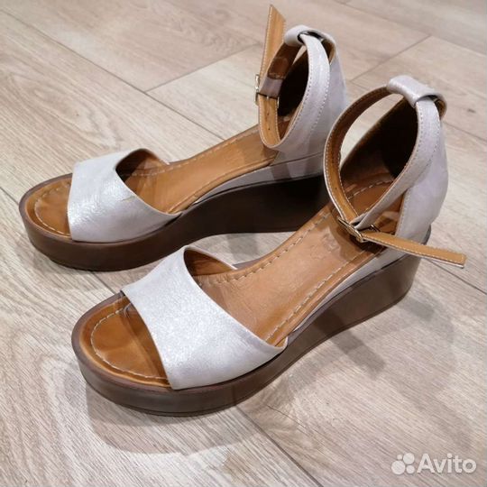 Босоножки 38 р. б/у