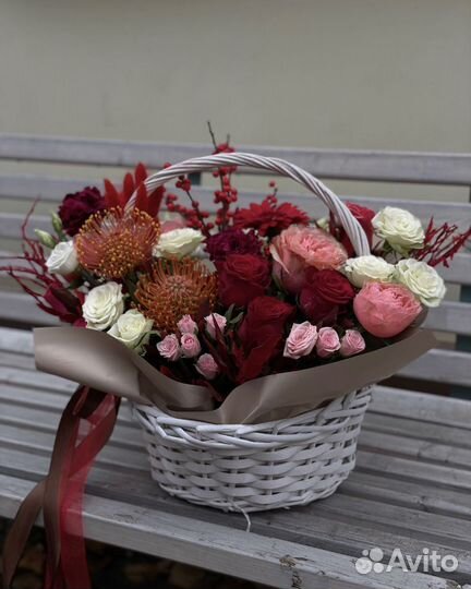 Цветы в корзине букеты доставка