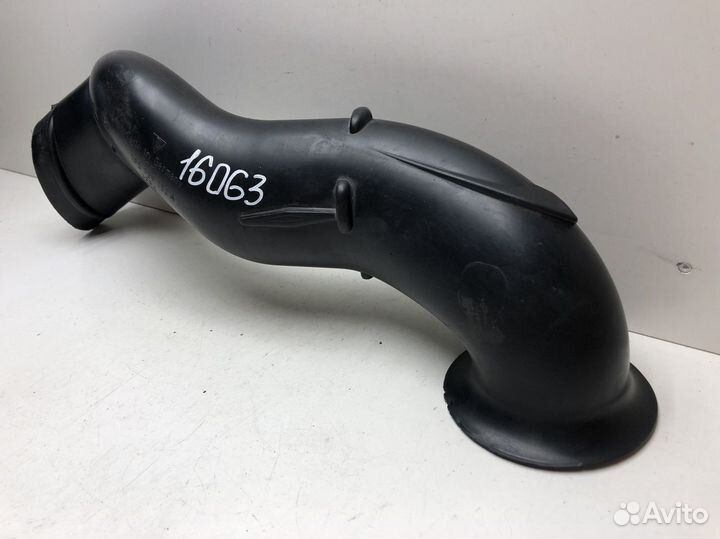 Патрубок воздушного фильтра Porsche Cayenne 2010-2