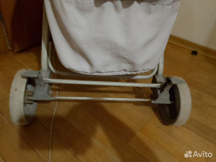 Коляска. Требуется ремонт передних колёс