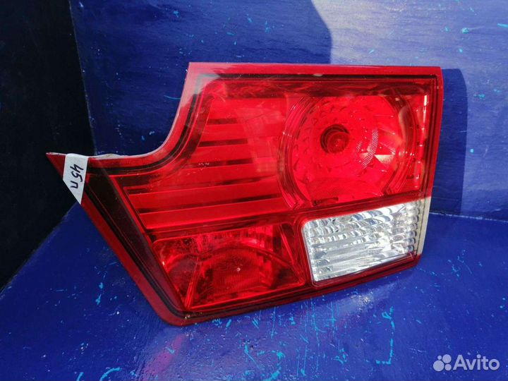 Фонари SsangYong Kyron в крышку багажника