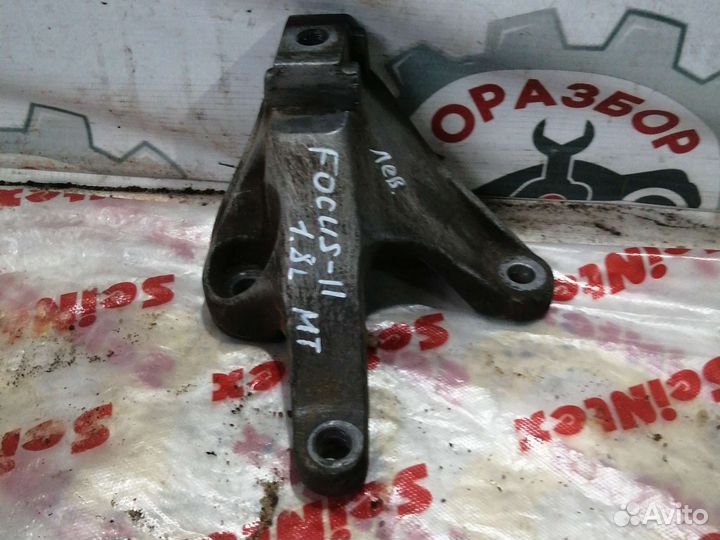 Кронштейн крепления МКПП Ford Focus 2, 1.8
